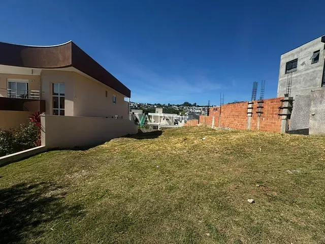 Terreno com 455m², à venda, no bairro Loteamento Brisas do Lago em Jundiaí