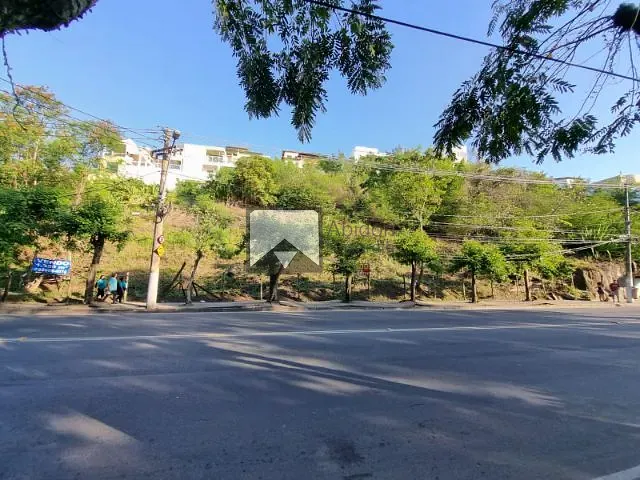 Terreno com 450m², à venda, no bairro Piratininga em Niterói