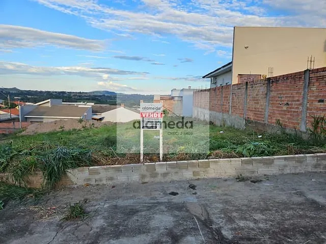 Terreno com 300m², à venda, no bairro POMPÉIA 3 em Jacarezinho