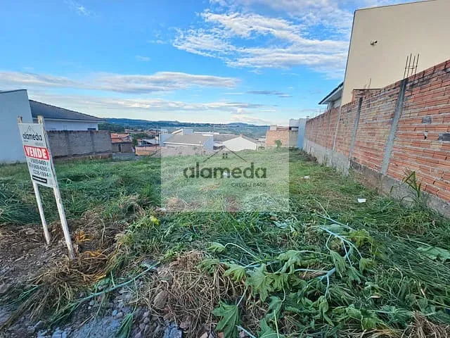 Terreno com 300m², à venda, no bairro POMPÉIA 3 em Jacarezinho