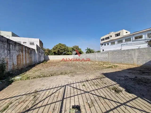 Terreno com 317m², para alugar, no bairro Niterói em Volta Redonda