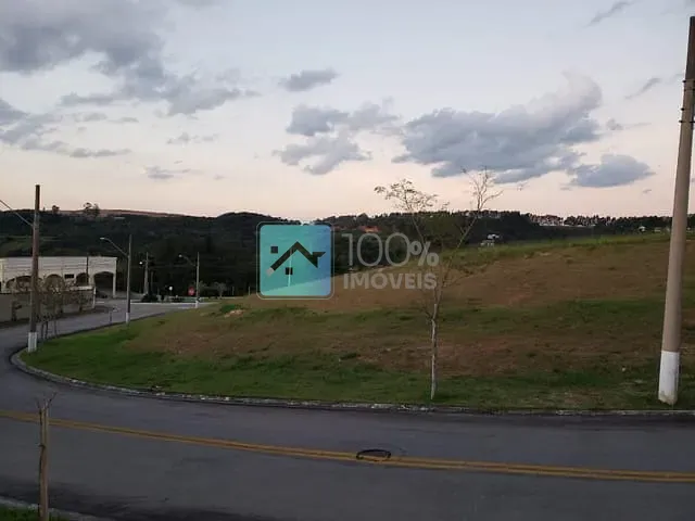 Terreno com 806m², à venda, no bairro Condomínio Residencial Altos da Quinta em Não informado