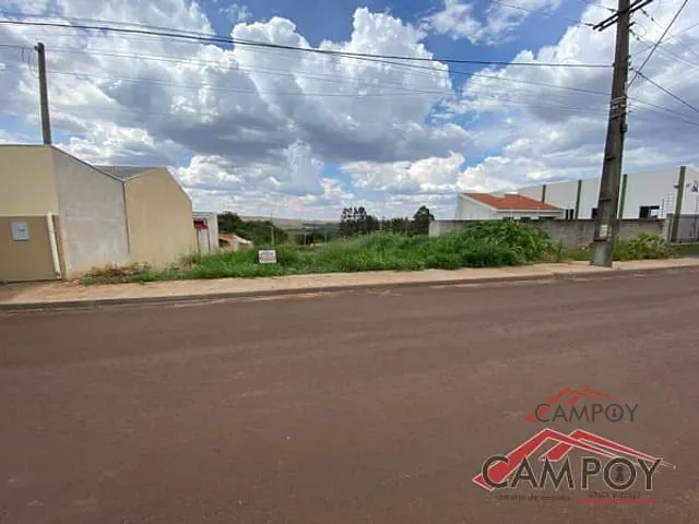 Terreno com 284m², à venda, no bairro Jardim Santiago em Apucarana