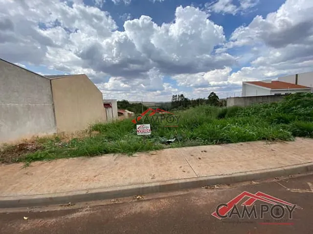 Terreno com 284m², à venda, no bairro Jardim Santiago em Apucarana