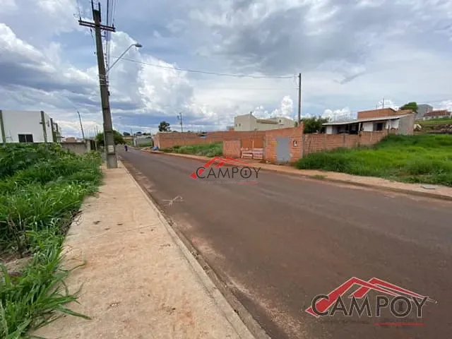 Terreno com 284m², à venda, no bairro Jardim Santiago em Apucarana