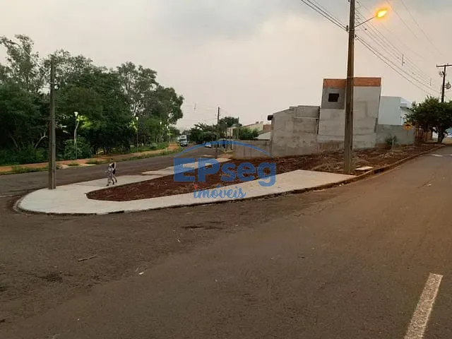 Terreno com 519m², à venda, no bairro Lagoa Dourada em Londrina