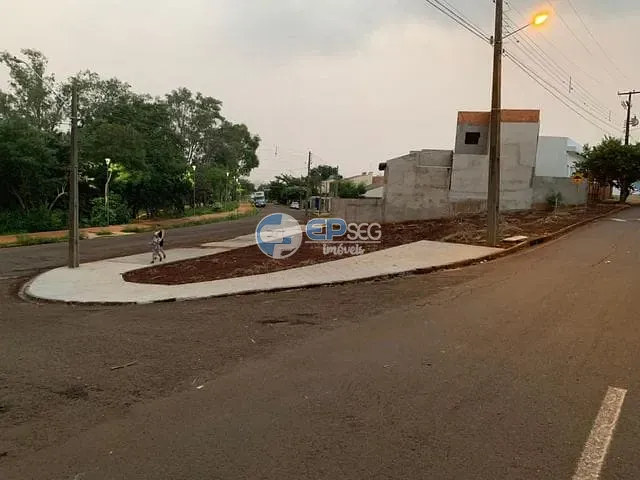 Terreno com 519m², à venda, no bairro Lagoa Dourada em Londrina