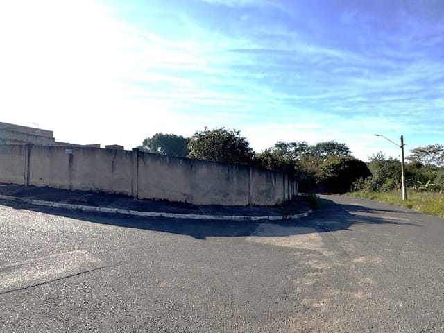 Terreno com 890m², à venda, no bairro Residencial São Conrado em Tatuí