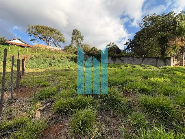 Terreno com 474m², à venda, no bairro Morada dos Pássaros em Poços de Caldas