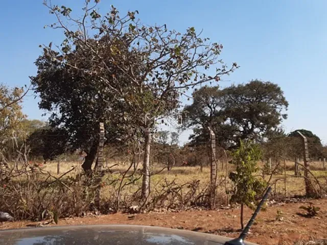 Terreno com 2000m², à venda, no bairro Chácaras Quedas do Descoberto em Águas Lindas de Goiás