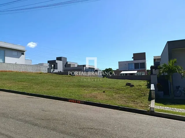 Terreno com 300m², à venda, no bairro Condomínio Villa Real de Bragança em Bragança Paulista