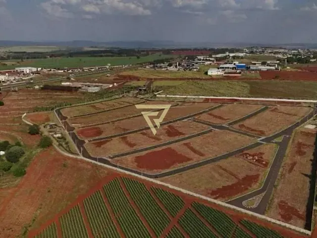 Terreno com 389m², à venda, no bairro cravinhos em Cravinhos