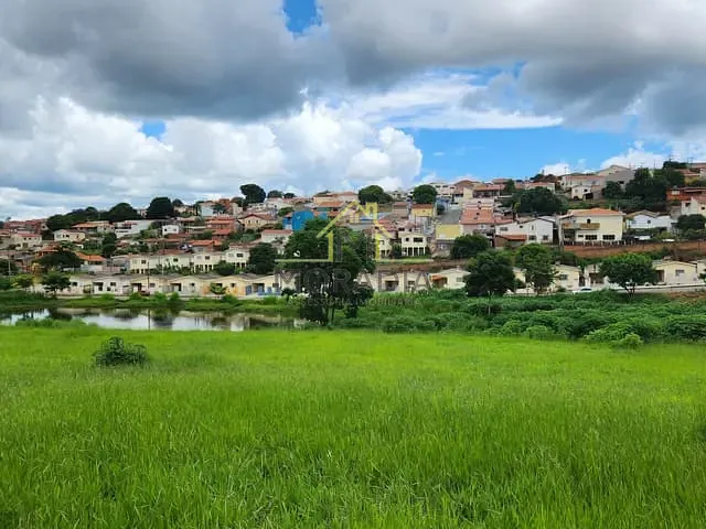 Terreno com 2400m², à venda, no bairro Morada do Sol em Guaxupé