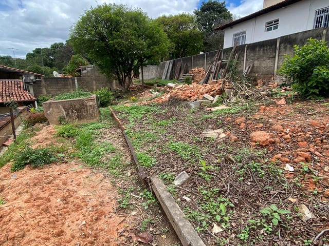 Terreno com 300m², à venda, no bairro São João Batista em Santa Luzia