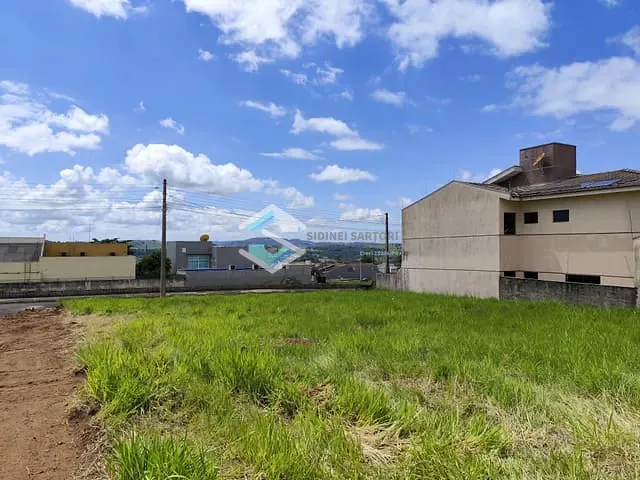 Terreno com 274m², à venda, no bairro Pompeia 2 em Jacarezinho