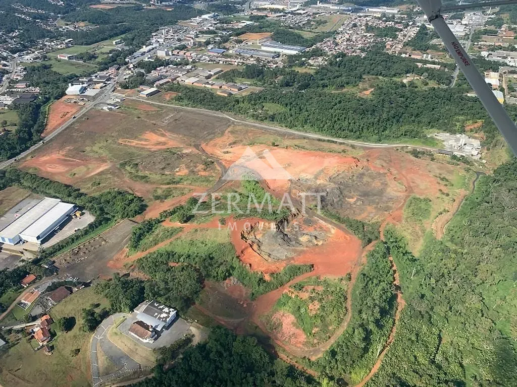 OPORTUNIDADE DE INSVESTIMENTO - Terreno com 19.835m - Aterrado e pronto para construir. — foto 2