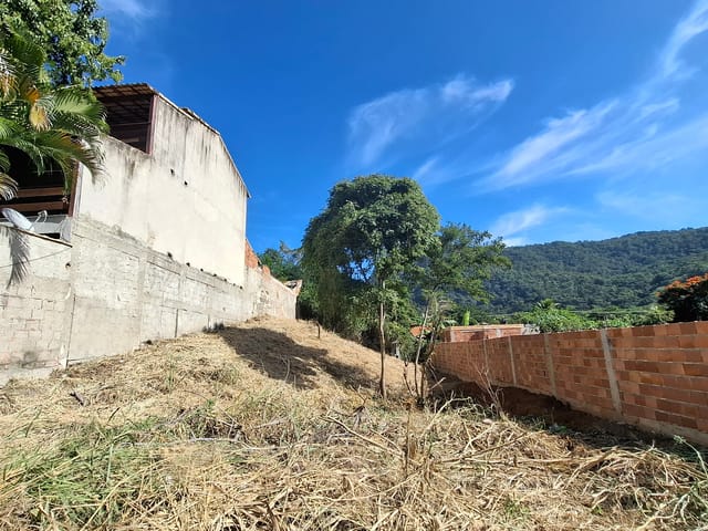 Terreno com 480m², à venda, no bairro Recanto de Itaipuaçu (Itaipuaçu) em Maricá