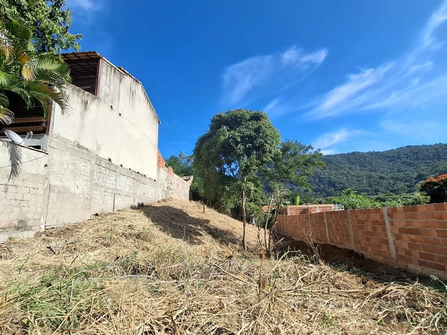 Terreno com 480m², à venda, no bairro Recanto de Itaipuaçu (Itaipuaçu) em Maricá