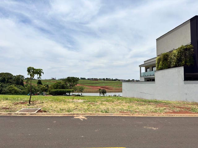 Terreno com 465m², à venda, no bairro Cidade Empresarial Nova Aliança 2 em Rio Verde