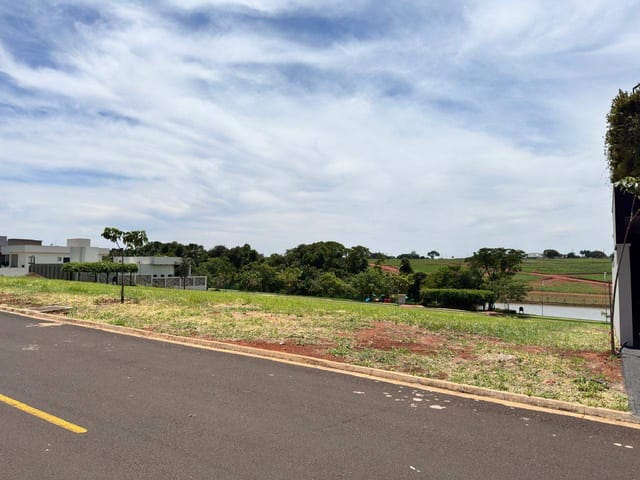 Terreno com 465m², à venda, no bairro Cidade Empresarial Nova Aliança 2 em Rio Verde