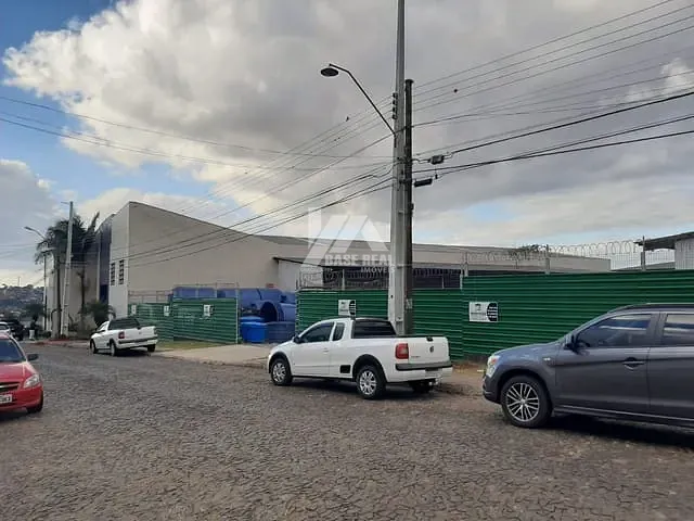 Terreno com 1379m², à venda, no bairro Uvaranas em Ponta Grossa