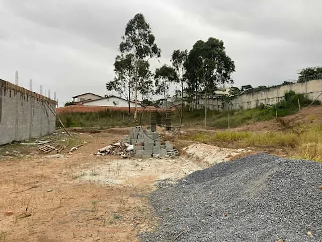 Terreno com 300m², à venda, no bairro Jardim do Vale em Guaratinguetá