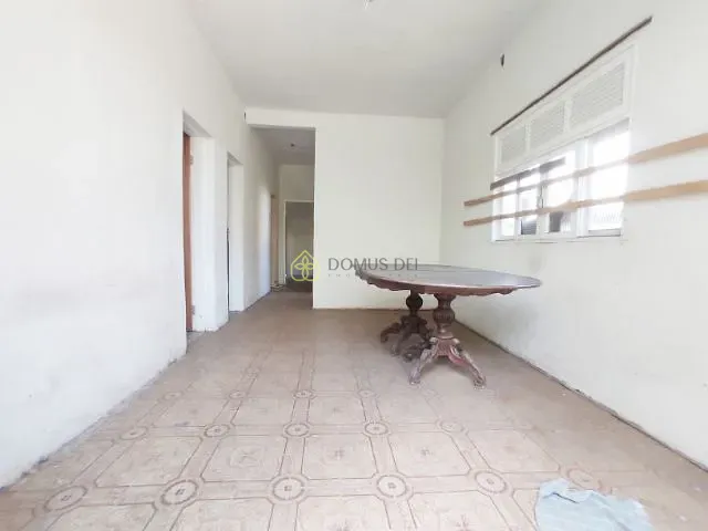 Casa com 490m² 3 quartos e 2 banheiros, à venda, no bairro Centro em Barra Mansa
