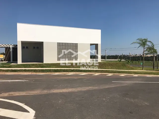 Terreno com 323m², à venda, no bairro Parque Universitário em Cuiabá