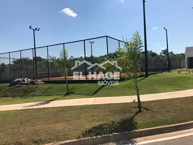 Terreno com 323m², à venda, no bairro Parque Universitário em Cuiabá