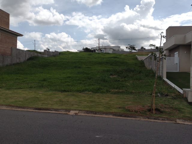 Terreno com 800m², à venda ou para alugar, no bairro Monte Alegre em Vinhedo
