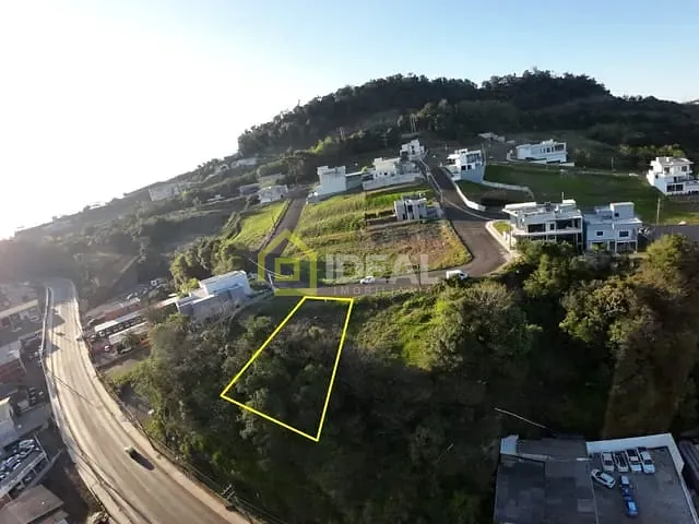 Terreno com 583m², à venda, no bairro Santa Cruz em Concórdia