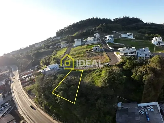 Terreno com 583m², à venda, no bairro Santa Cruz em Concórdia