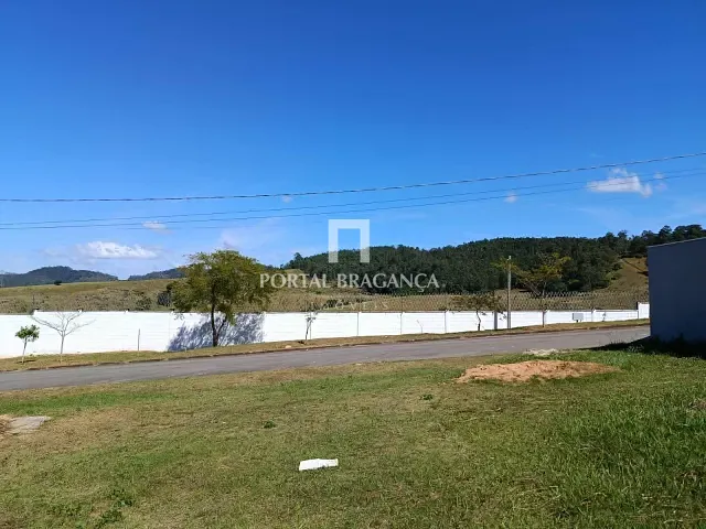 Terreno com 300m², à venda, no bairro Condomínio Villa Real de Bragança em Bragança Paulista