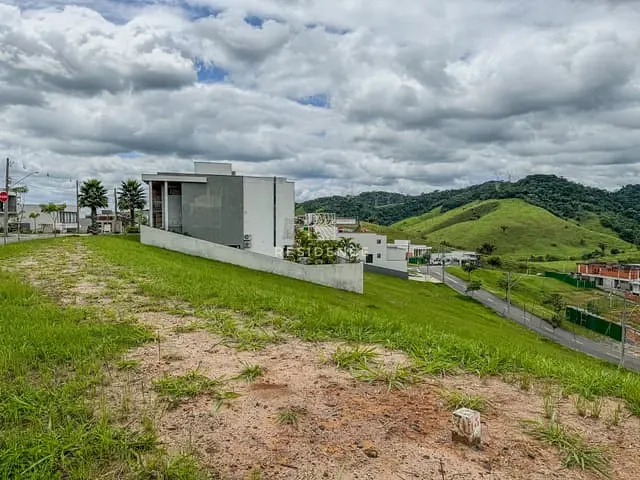 Terreno com 446m², à venda, no bairro Alphaville em Volta Redonda