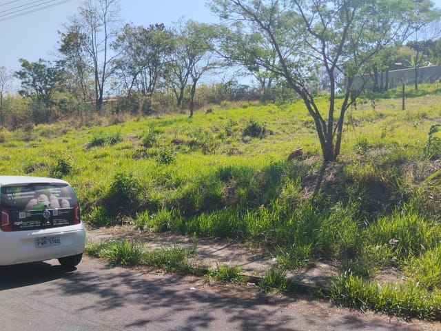 Terreno com 1000m², à venda, no bairro Bairro do Lago em Águas da Prata