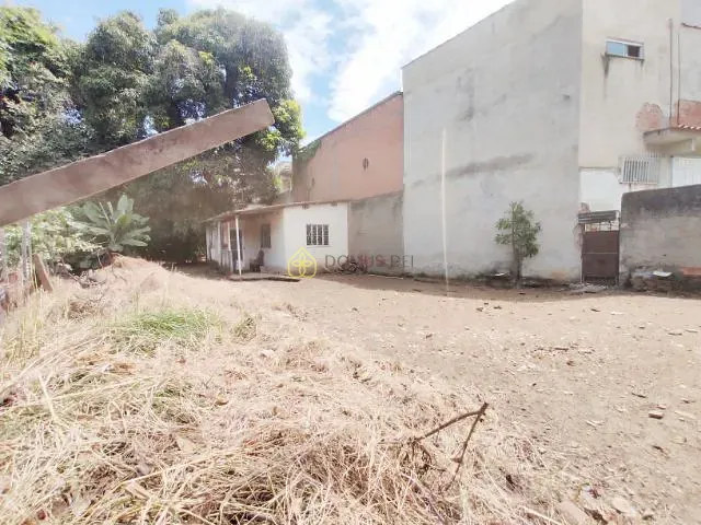 Terreno com 330m², à venda, no bairro Centro em Barra Mansa