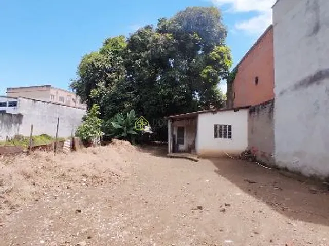 Terreno com 330m², à venda, no bairro Centro em Barra Mansa