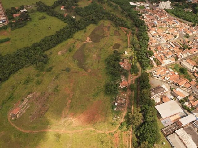 Terreno com 96800m², à venda, no bairro Vila Santa Helena em Tatuí