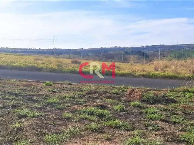 Terreno com 330m², à venda, no bairro Parque Residencial Laranjeiras V em Taquaritinga