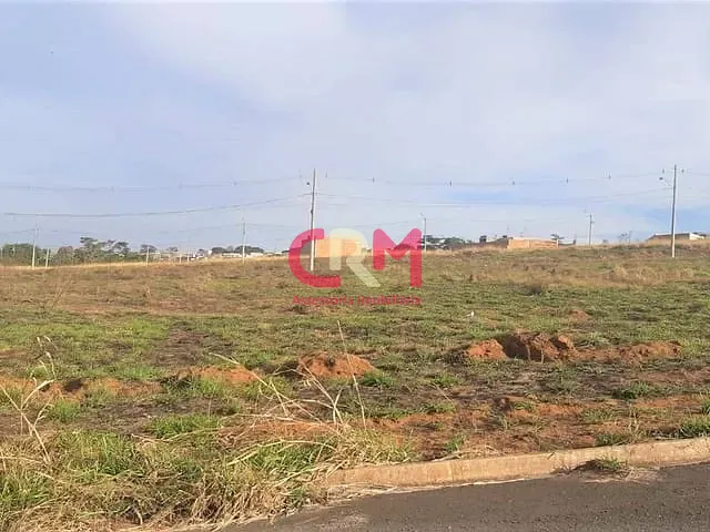 Terreno com 330m², à venda, no bairro Parque Residencial Laranjeiras V em Taquaritinga