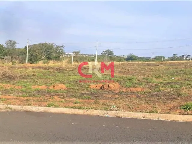 Terreno com 330m², à venda, no bairro Parque Residencial Laranjeiras V em Taquaritinga