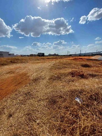 Terreno com 476m², à venda, no bairro Residencial Veneza em Nova Mutum