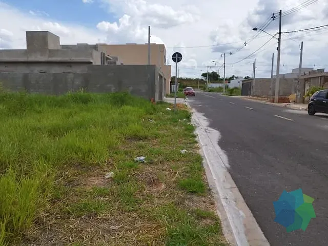 Terreno com 176m², à venda, no bairro Loteamento Terras de São Pedro e São Paulo em Salto