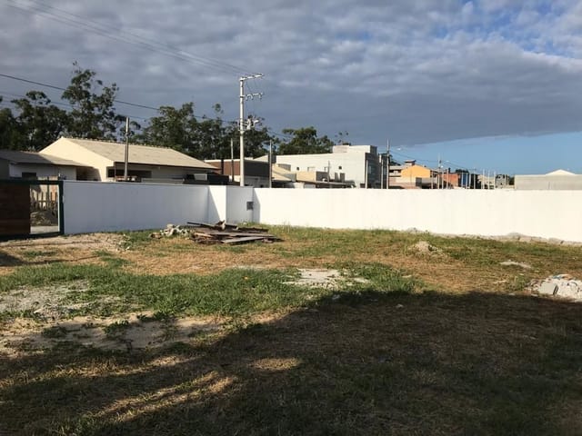 Terreno com 648m², à venda, no bairro São João do Rio Vermelho em Florianópolis