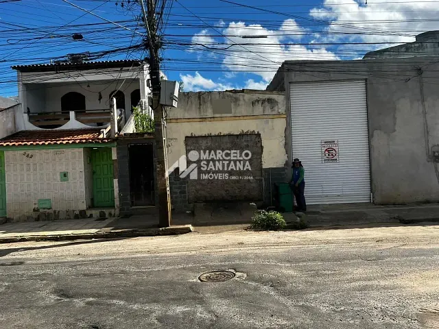 Terreno com 211m², à venda, no bairro Alto Maron em Vitória da Conquista
