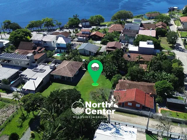 Terreno com 398m², à venda, no bairro Costeira em Balneário Barra do Sul