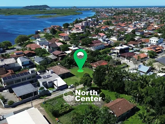 Terreno com 398m², à venda, no bairro Costeira em Balneário Barra do Sul