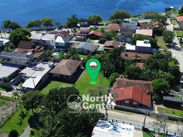 Terreno com 398m², à venda, no bairro Costeira em Balneário Barra do Sul