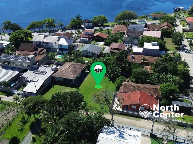 Terreno com 398m², à venda, no bairro Costeira em Balneário Barra do Sul
