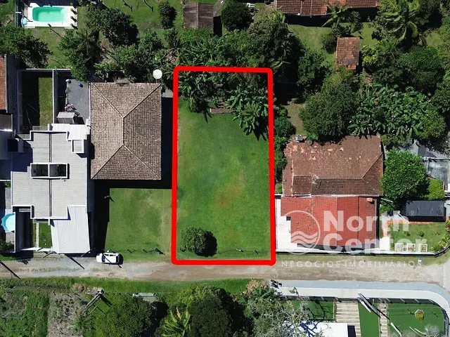 Terreno com 398m², à venda, no bairro Costeira em Balneário Barra do Sul